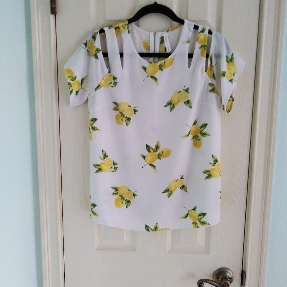 Xhilaration Cold-Shoulder Print Blouse